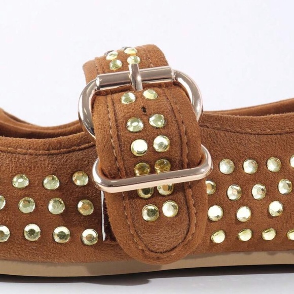Tan and gold studded flats 7 - Picture 4 of 7
